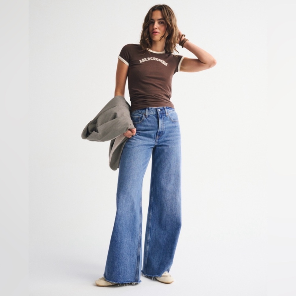 Abercrombie & Fitch Women's Wide Leg Curve Love Short